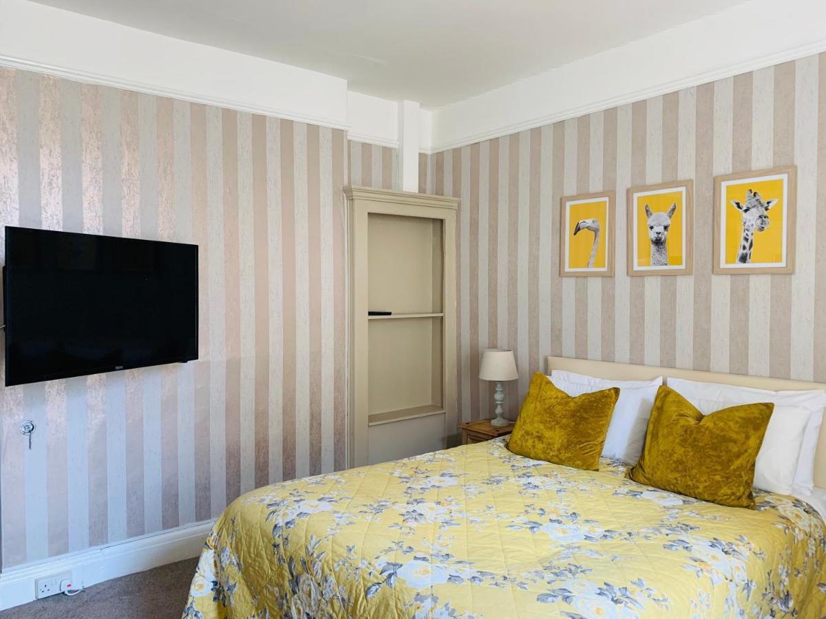 Clifton Villa Guest House Llandudno Buitenkant foto