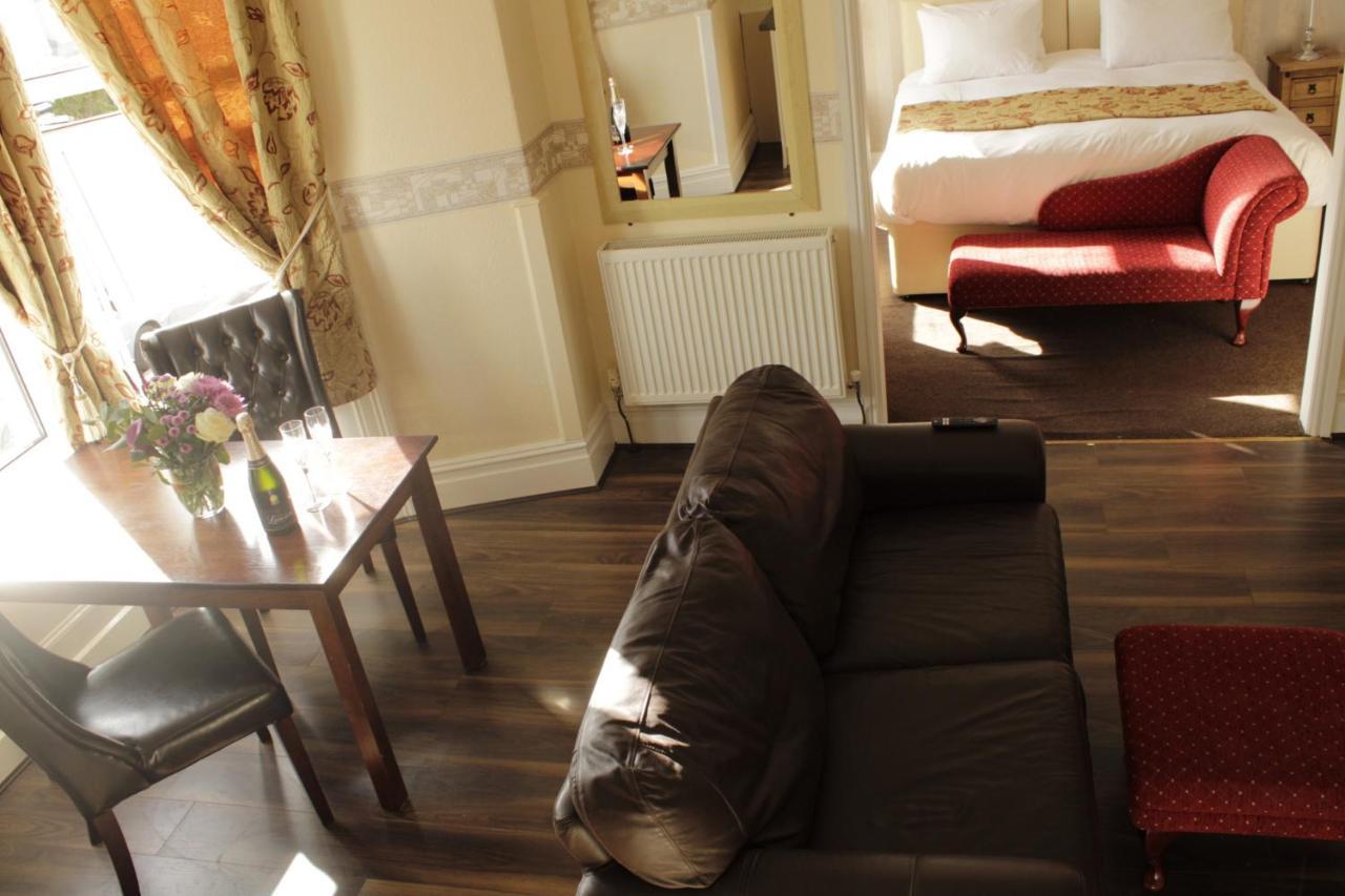 Clifton Villa Guest House Llandudno Buitenkant foto