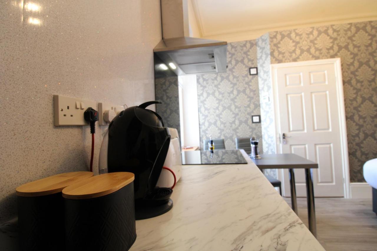 Clifton Villa Guest House Llandudno Buitenkant foto